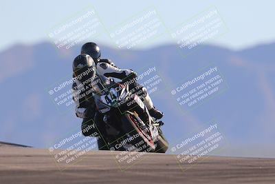 media/Nov-06-2023-Moto Forza (Mon) [[ce023d0744]]/3-Intermediate Group/Session 5 (Turn 9)/
